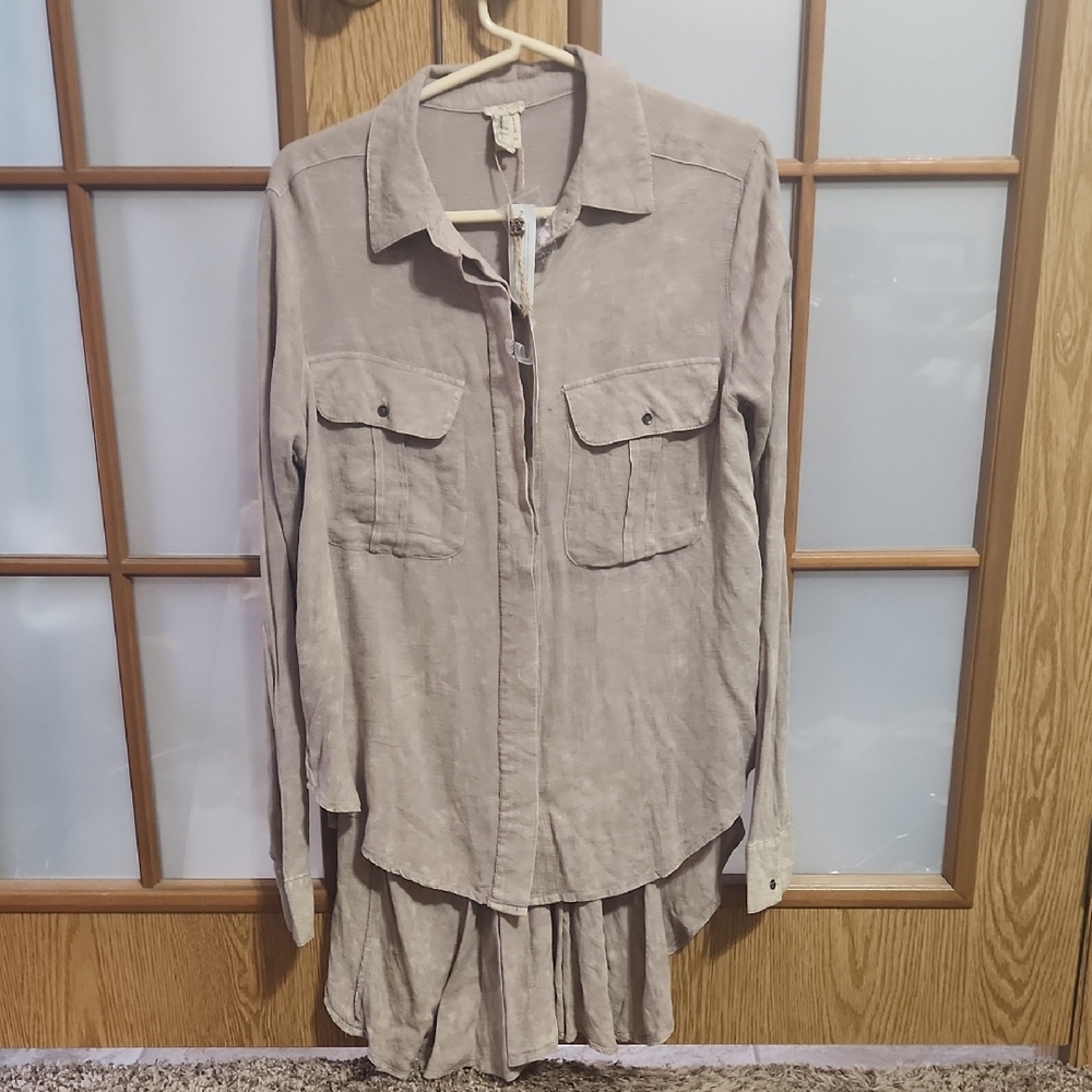 The Buckle Gimmicks Small Long Sleeve High Low Taupe Tunic With Tie Back Nwt